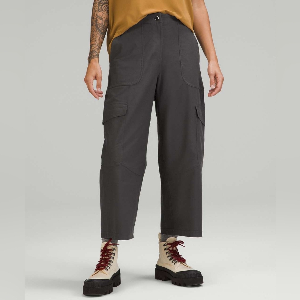 Lululemon Light Utilitech Cargo Pocket High-Rise Crop